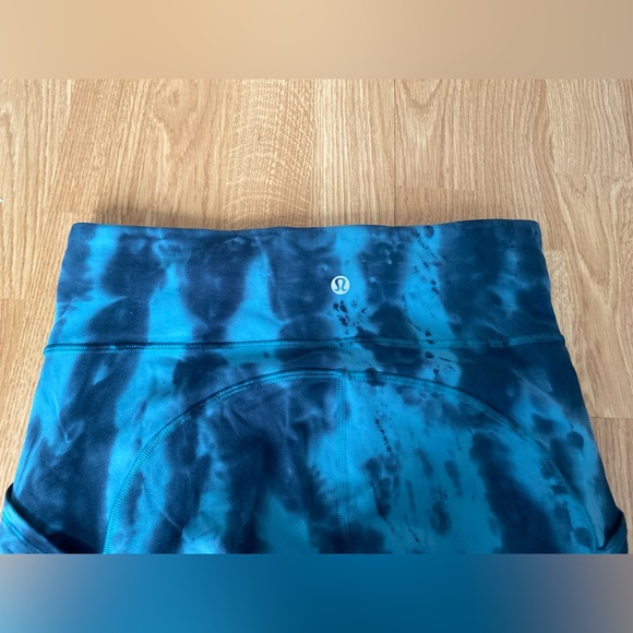 Like New Lululemon Tie Dye Wonder Under Leggings - Picture 6 of 6